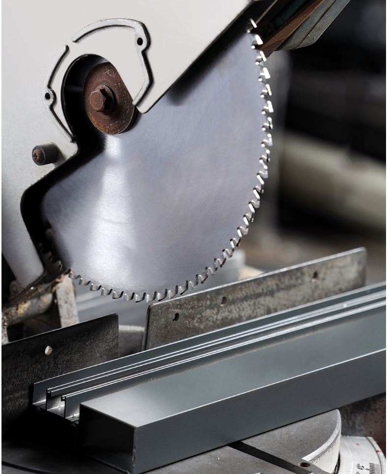 В чем разница между металлическим лезвием TCT и алюминиевой пилой TCT?