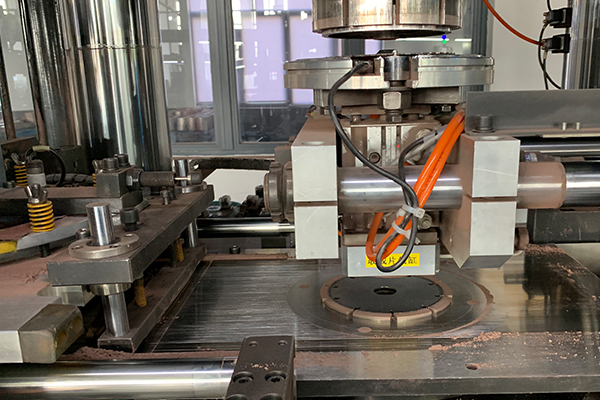 Горячая пресса сегментирована